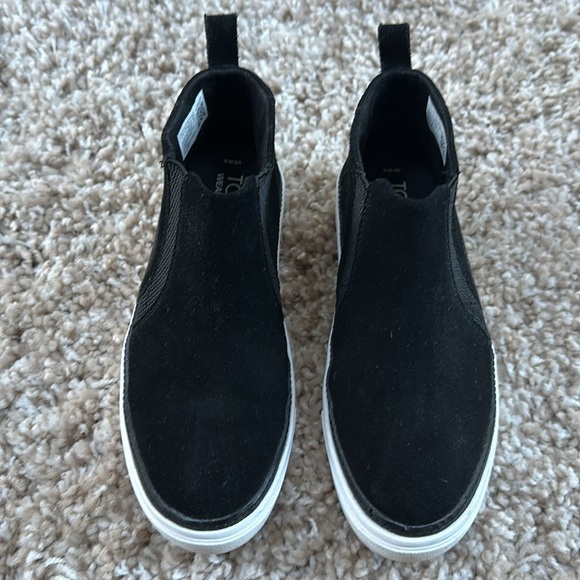 TOMS Suede Black Booties, Size 6 -excellent condition - Picture 2 of 7